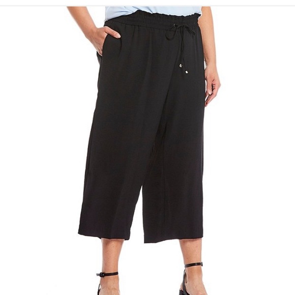 Calvin Klein Pants - NWT! Calvin Klein drawstring pull-on crop pants